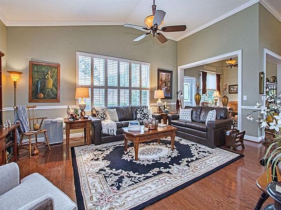 5th image of 8034 Pine Hollow Dr