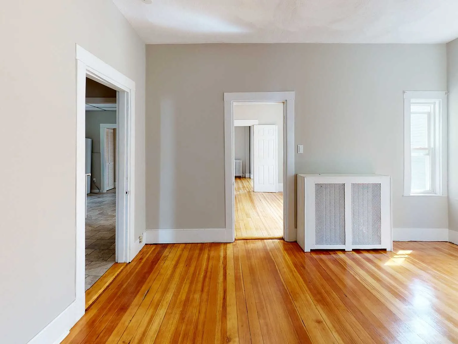 3 bed, $2,595 — Photo 4