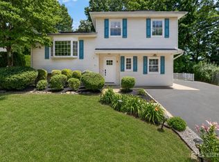8 Alpine Ct, East Brunswick, NJ 08816