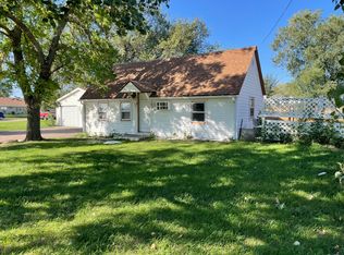 1517 S Rowley St, Mitchell, SD 57301