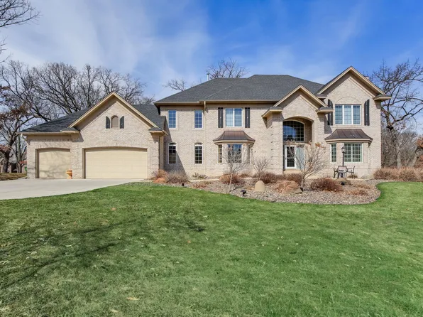 2 Bent Tree Ln, North Oaks, MN 55127