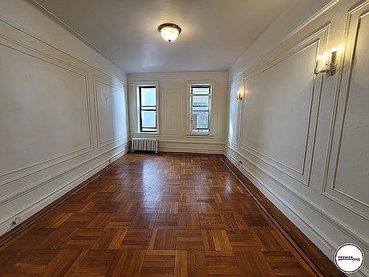 1st image of 10 Bennett Ave #3B