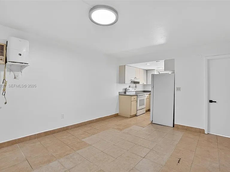 1600 S Le Jeune Rd #9 — Photo 6