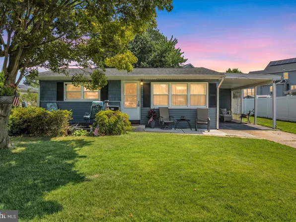 569 N Coles Ave, Maple Shade, NJ 08052