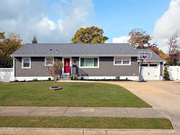 707 Chapel Hill Road, Leonardo, NJ 07737