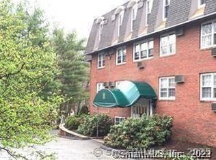 34 Padanaram Rd #313, Danbury, CT 06811