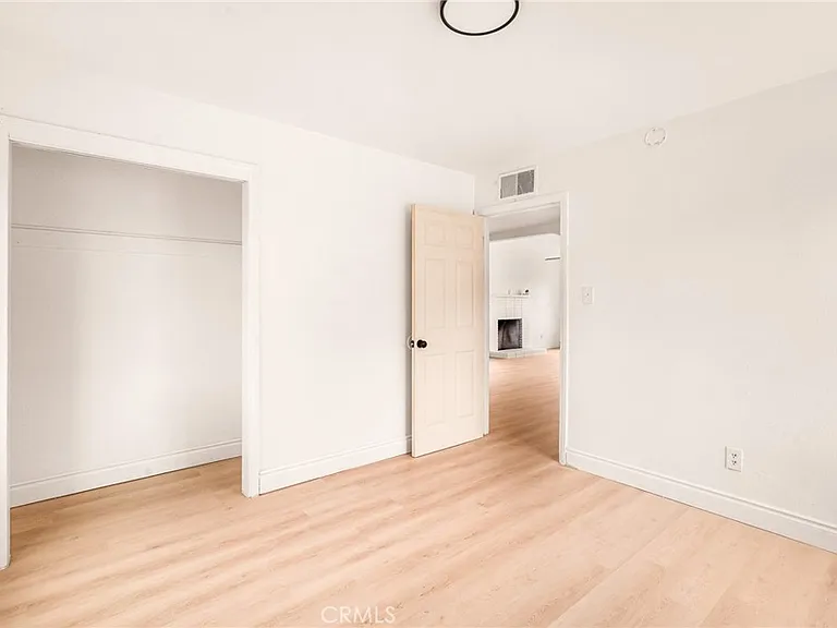 407 4th St — Photo 17
