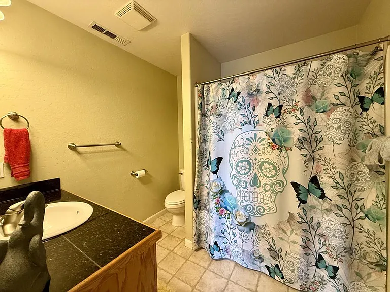 1176 NE Bonney Doon Ln — Photo 12