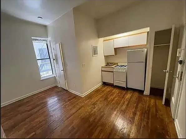 220 East 29th Street image 1 of 11
