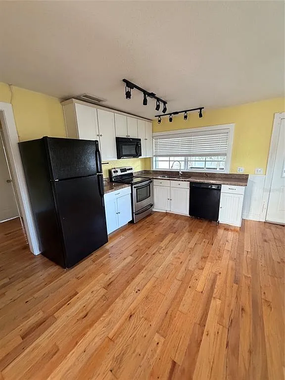 2 bed, 1.0 bath, 960 sqft, $2,000 — Photo 3