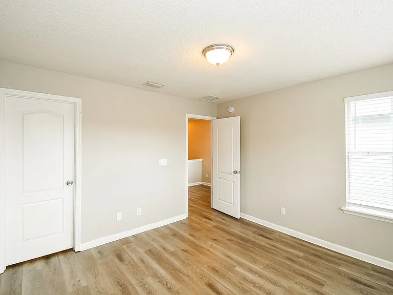 2326 Sunset Bluff Dr — Photo 15