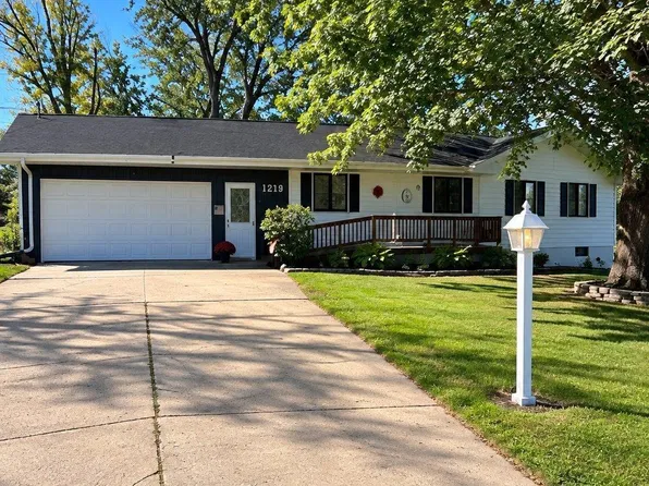 1219 N 12th St, Chariton, IA 50049