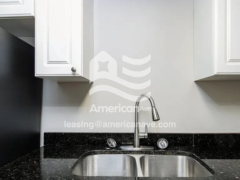 1744_009_kitchen_12801980.jpg