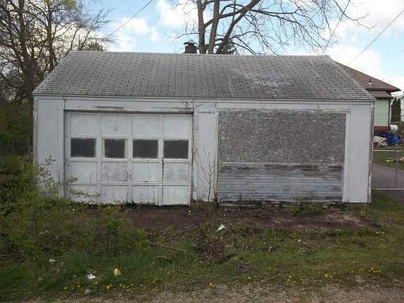 5th image of 612 S Hubert Ave