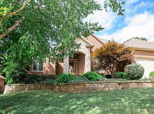1067 W Shadowlawn St, Springfield, MO 65810