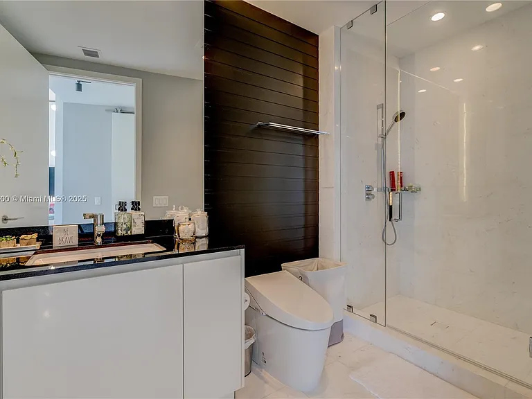 18555 Collins Ave #2403 — Photo 20