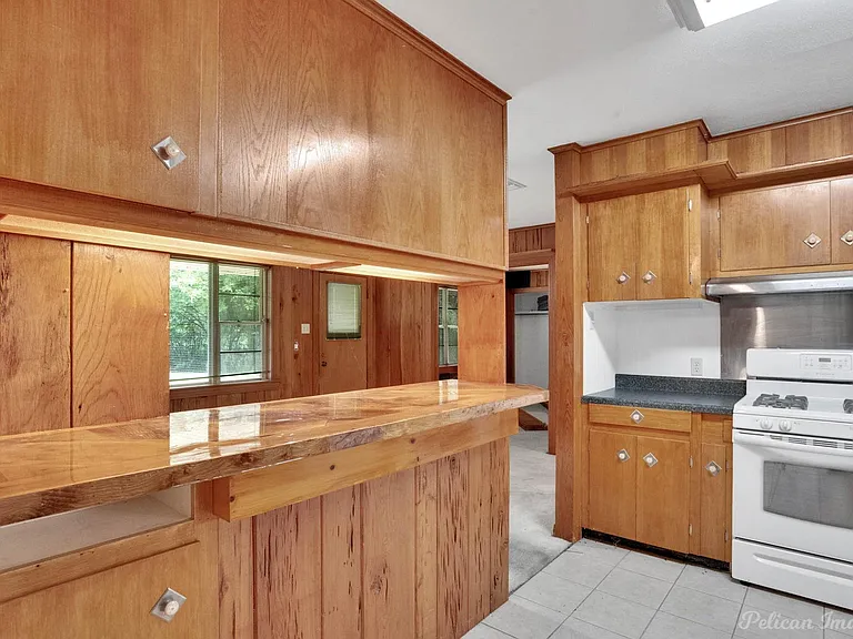 3836 Cornell Dr — Photo 7