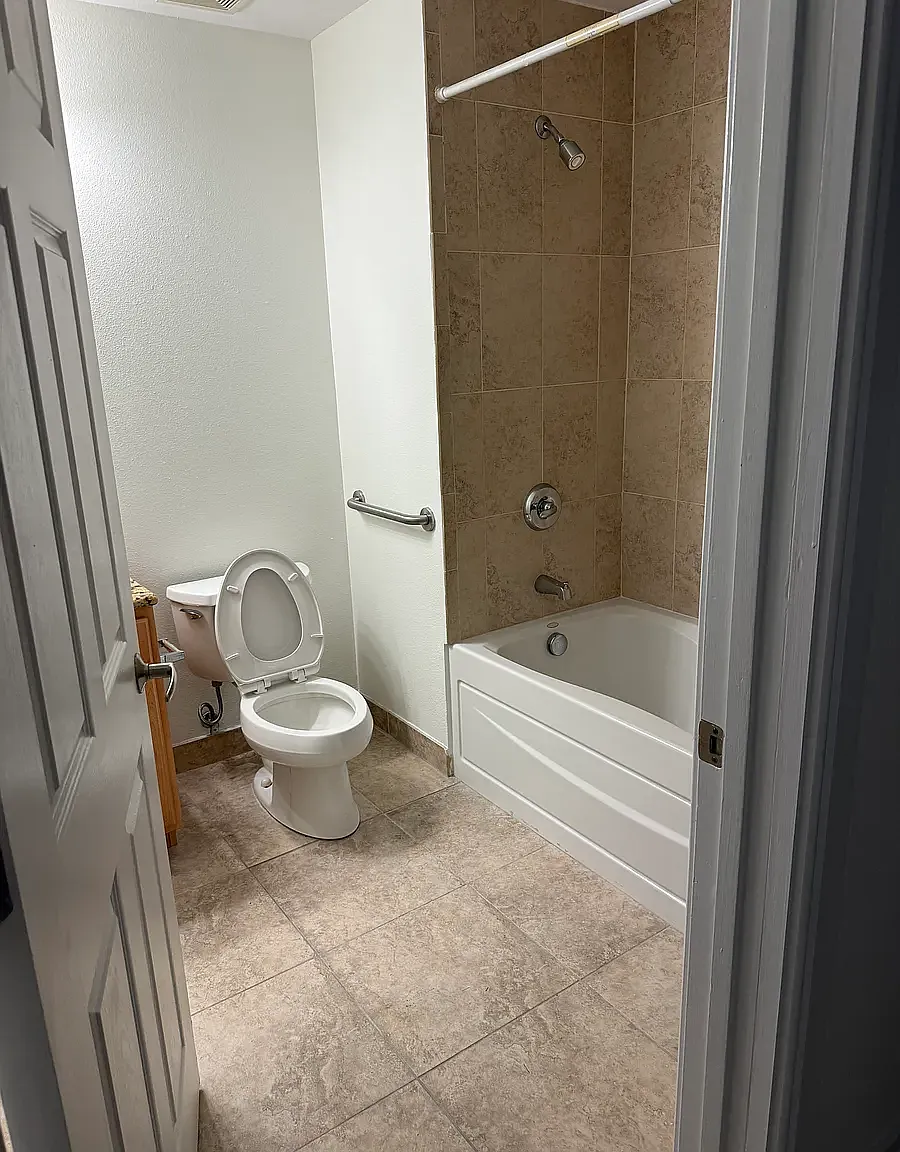 2 bed, 1675 sqft, $3,200 — Photo 4