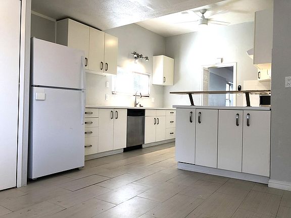 4th image of 228 Los Gatos Blvd