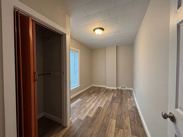 16 Asbury St — Photo 11