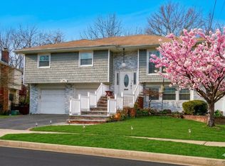 1061 Fordham Lane, Woodmere, NY