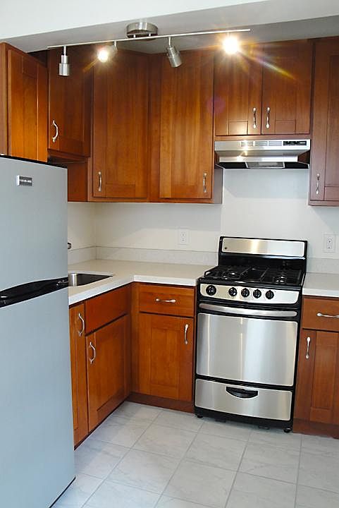 1st image of 925 Jones St #504
