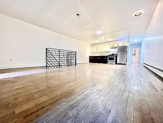 4th image of 70 Clarkson Ave #1