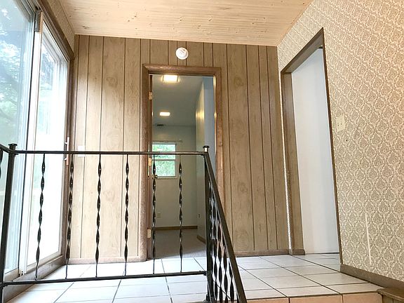 2nd image of 7997 Rolling Hills Dr