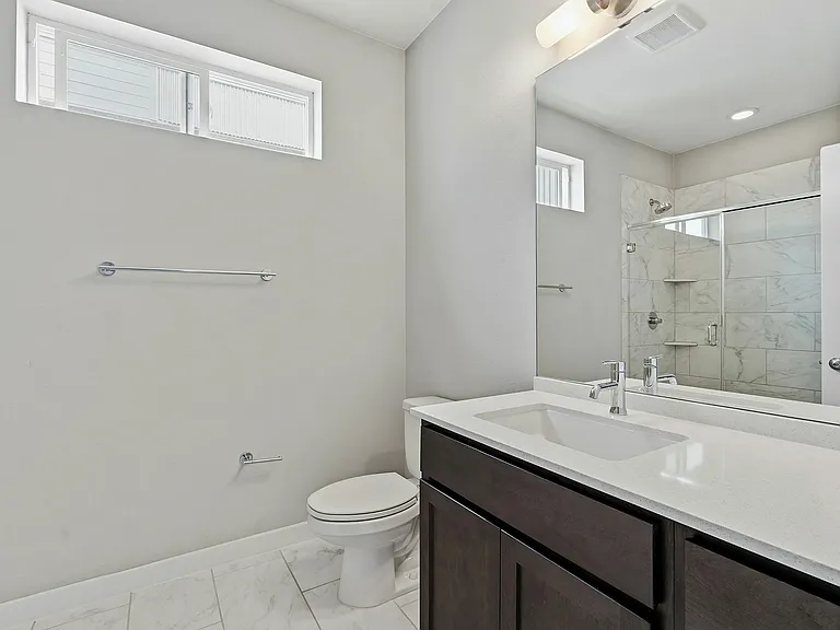 801 N Bluff Dr #33 — Photo 16