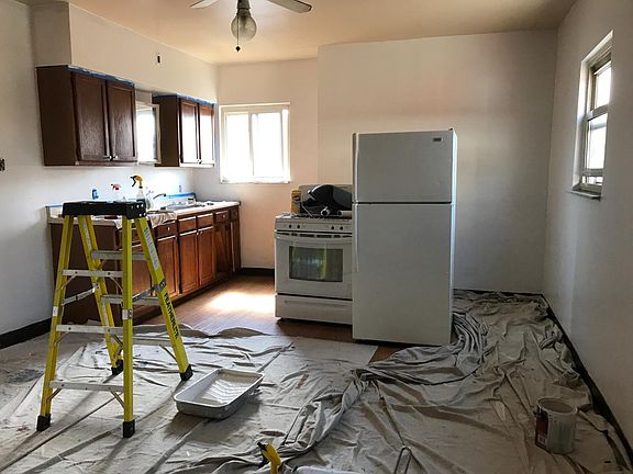 EAT-IN-KITCHEN (being painted)