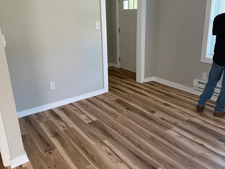 812 Broadway St — Photo 6