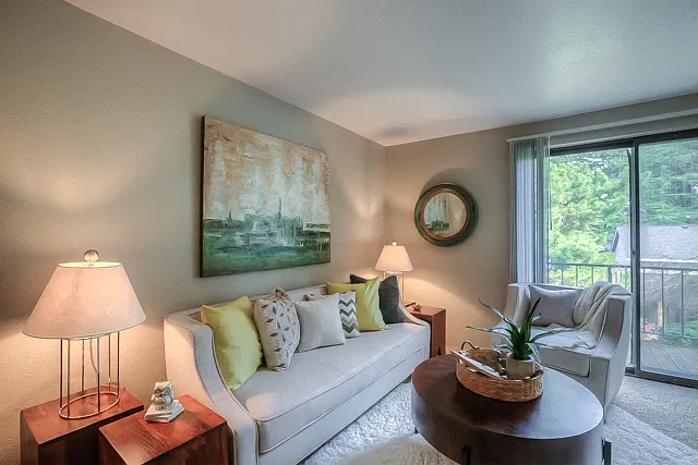 Waverly Gardens Apartments — Photo 8