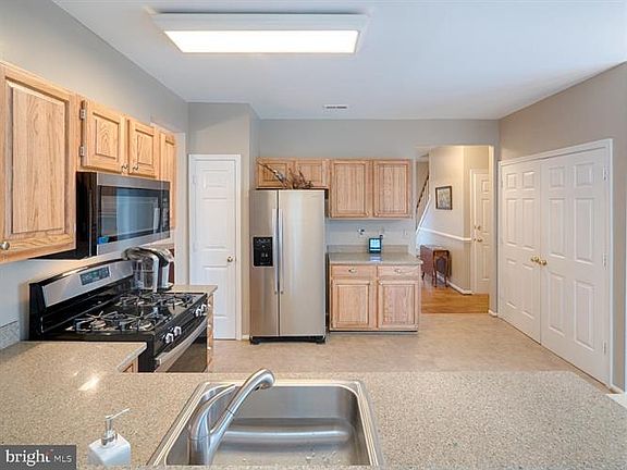 5th image of 1318 Cassia St