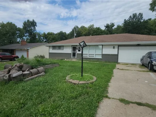 4900 N Flora Ave, Kansas City, MO 64118
