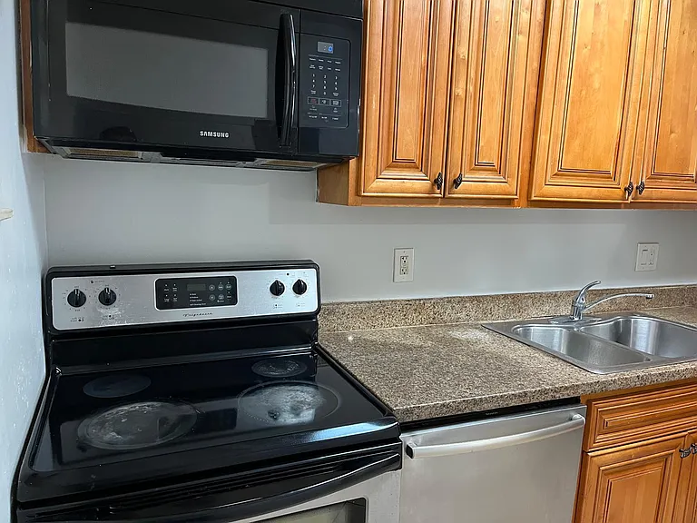 201 NW 177th St #206 — Photo 5