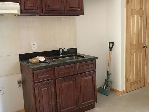 2nd image of 47 Catherine St APT 2B