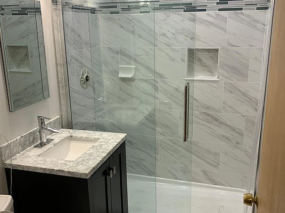 2nd image of 4740 Washington St #3R