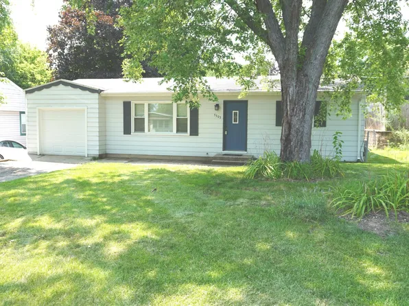 5303 N Highland Dr, McHenry, IL 60050