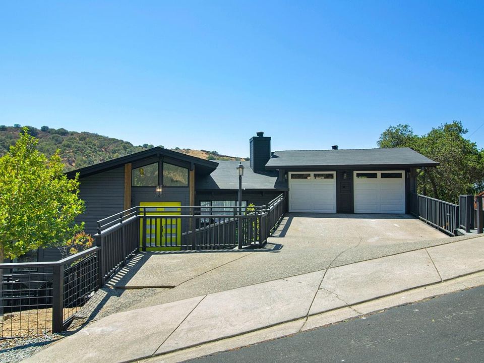 1st image of 3211 Longfellow Dr