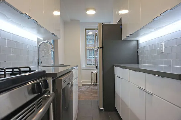 Rented by Metropolitan Equities | media 11