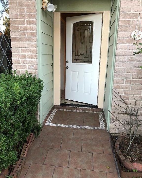 1st image of 10730 Clear Cove Ln