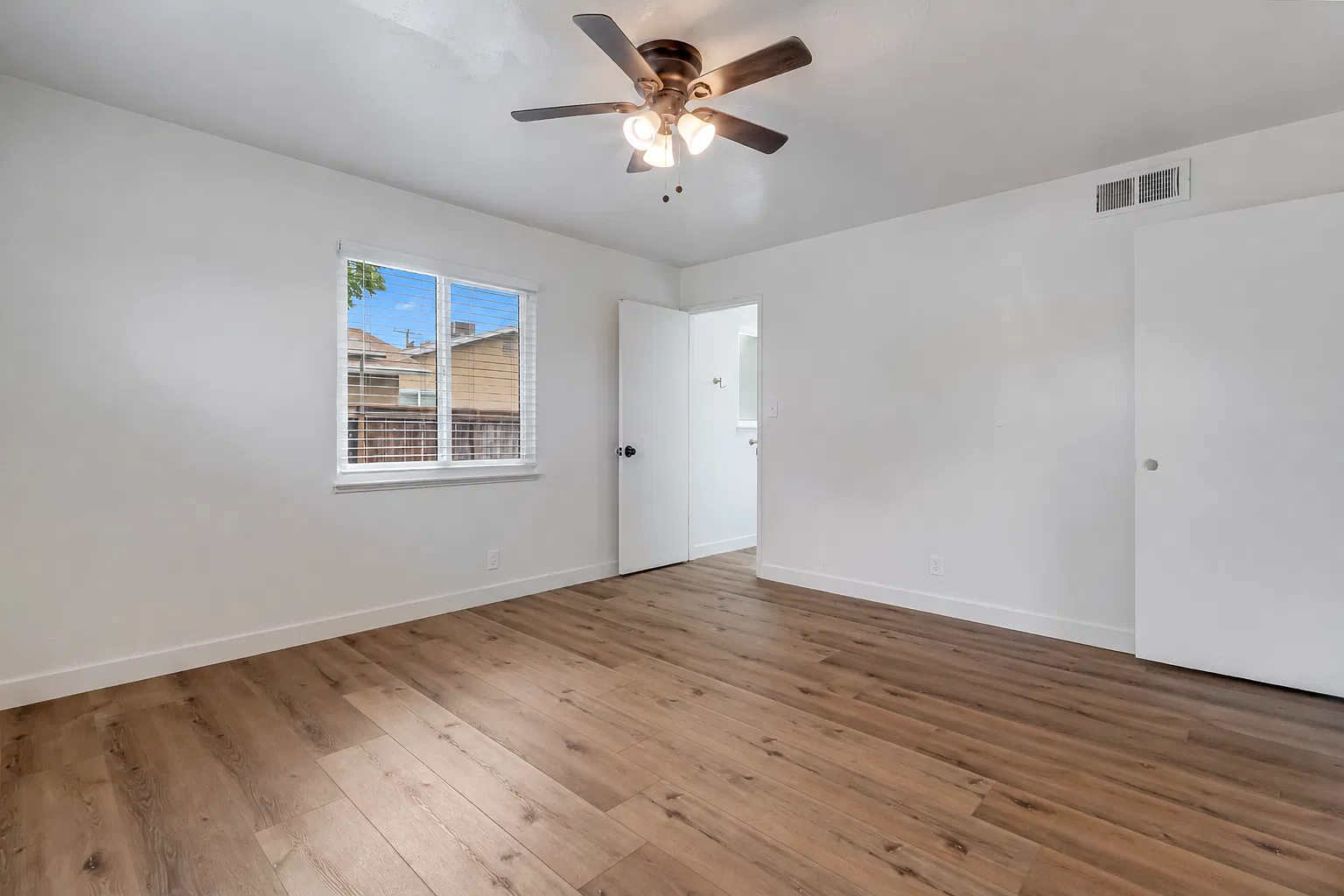 1 bed, 1242 sqft, $950 — Photo 1