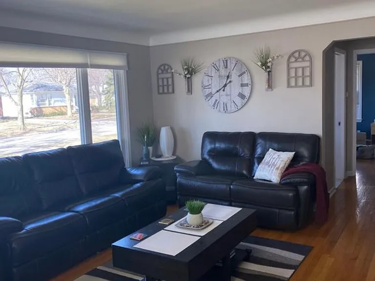 722 Symes Ave — Photo 1