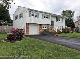 605 Deer Ln, Toms River, NJ