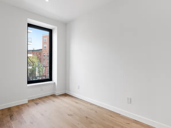 1156 Fulton Street image 10 of 11