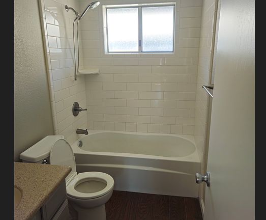4th image of 2654 Woodridge Ct APT 19