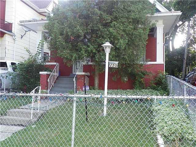 2nd image of 250 Blaine Ave