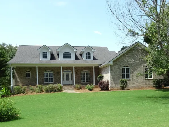 45 Meadow View Ct, Social Circle, GA 30025