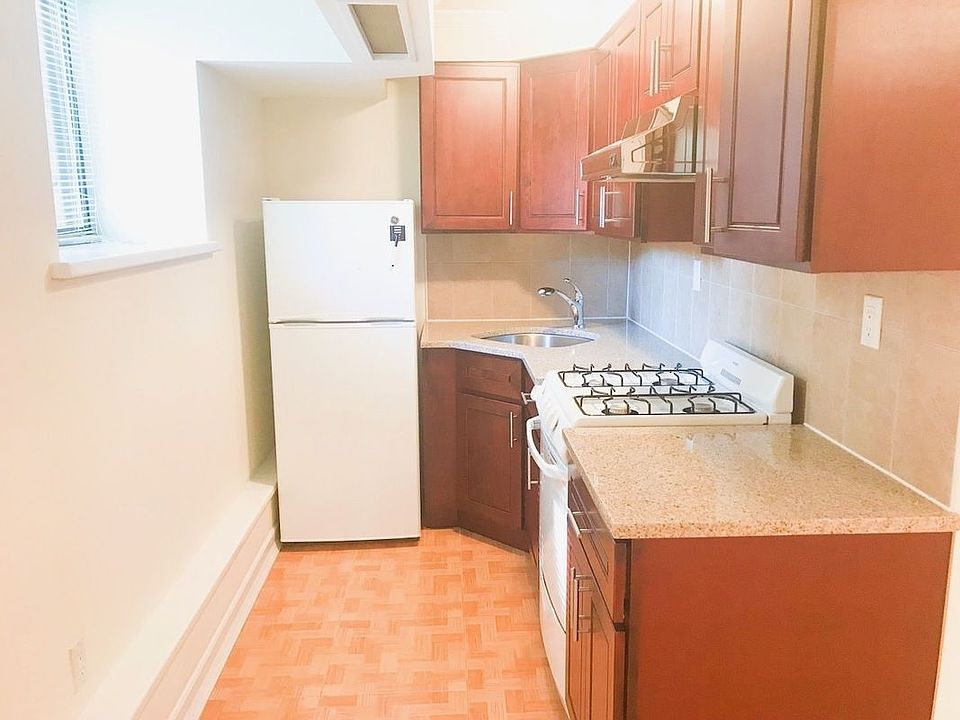 2nd image of 3620 Bowne St APT B5