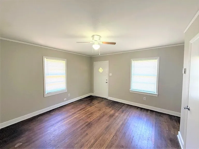 511 Boston St — Photo 3